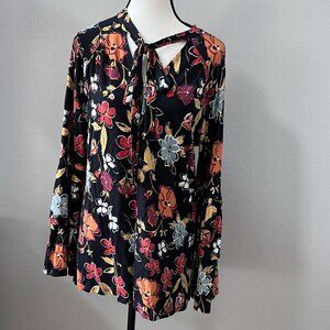 Closet Clean Out Sale!!!!   NWT August Silk Bell Sleeve Blouse Size Medium